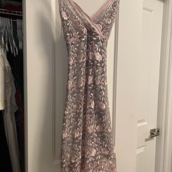Dress, Size S - Picture 2 of 3